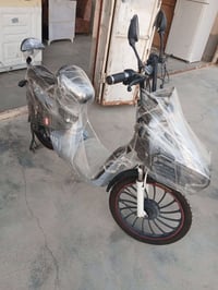 ماطور شحن • نضيف • ٤ بطاريات