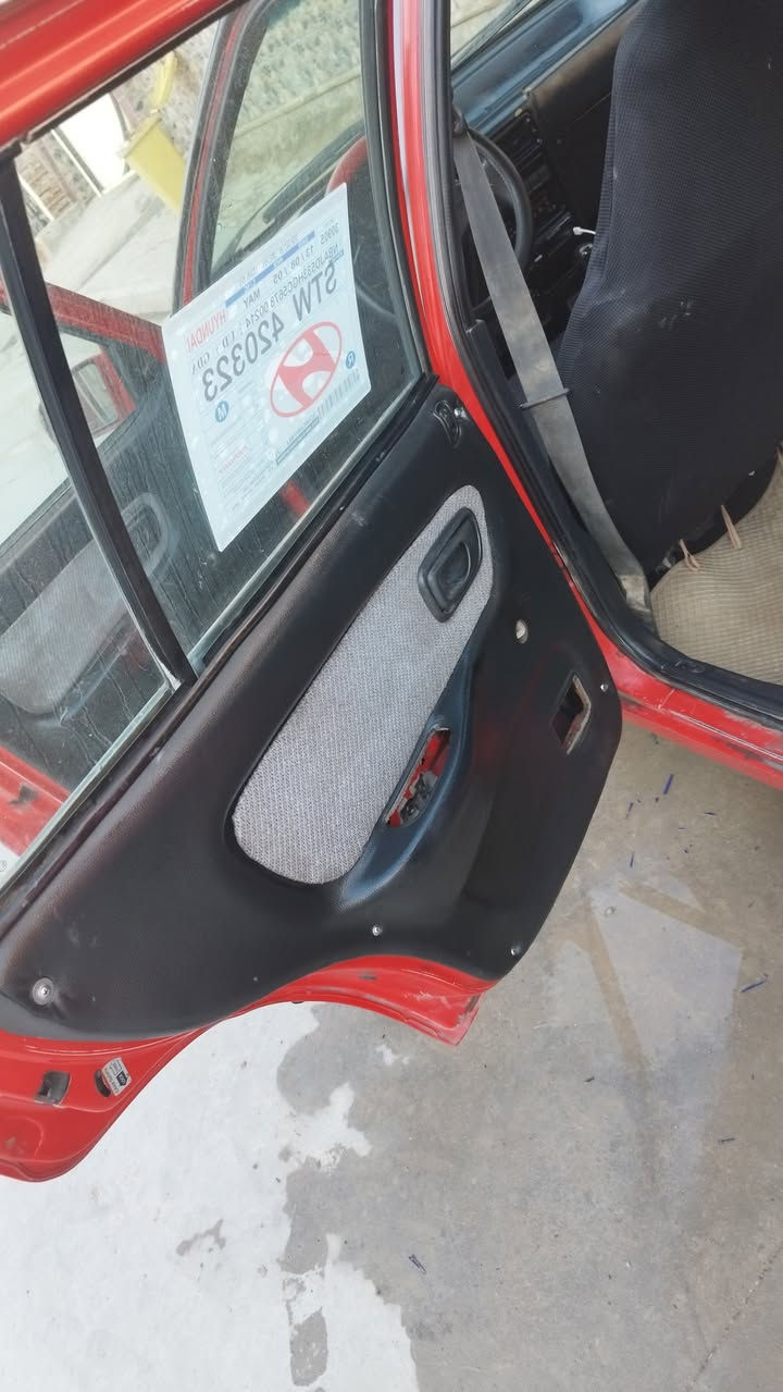 السلام عليكم، 

(قصط مابيع نقد فقط) 
هوندا بوني 
كير ومكينه بروتون شرط
طخم تايه 
وايرمنيه عام شغاله 
سنويه 31
كاربون بانزين بيها 
اني صاحبها الشرعي وشرط الوكاله والتحويل 
العنوان:  الجانب الأيسر السماح الثانيه قرب محطة تعبئة المشاعل 
السعر: 28 بيها مجال للطيبين 
الشراي يتصل 
***********
***********
