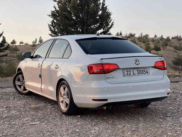 جیتە مۆدیل 2015 خەلیجی مەکینە 20بێ تۆربۆ دو پارچەی نیو نیو سبوخە بە بێ ناو گرتن *********** أربيل
