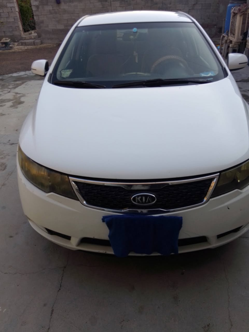 سيراتو موديل 2013 رقم بغداد بسمي المحرك بيه صوت والكشر بيه بارد العنوان بغداد سعر 95 وبيها مجال تصال ***********
