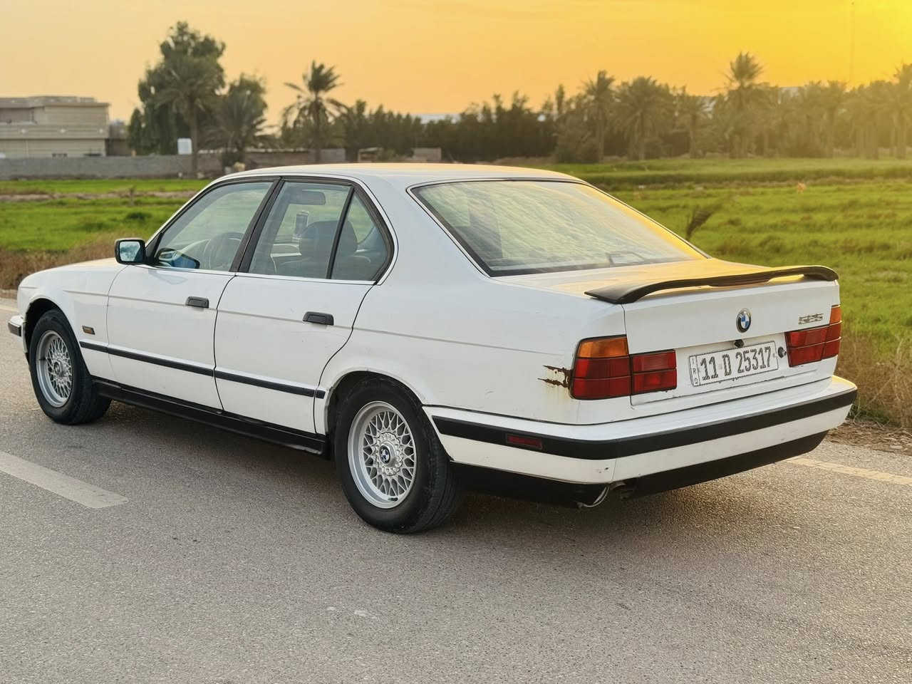 سلام عليكم للبيع بي ام 1990 مكفوله عده البنيد صبغ فقط الباقي كلا جديد سونار موجود السيارا جديده بمعنه الكلمه مابيها اي نقص رقم بغداد الجديد بسمي كير محرك صدر تخم تاير داخلها جديد 525 بلاد السعر 57 وبيها مجال مكان بغداد لاستفسار ***********
