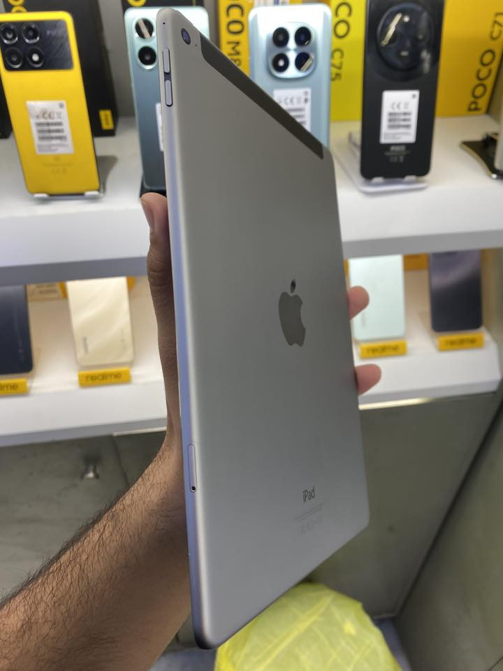 سلام عليكم
ايباد AIR 2 يدعم شريحه ذاكره 64 
سعره 80 الف تحديثه متوقف ع 15
بي فطر بالشاشة ما مأثر ع اي شى  
رقمي ***********
مكاني بغداد حي الاعلام
