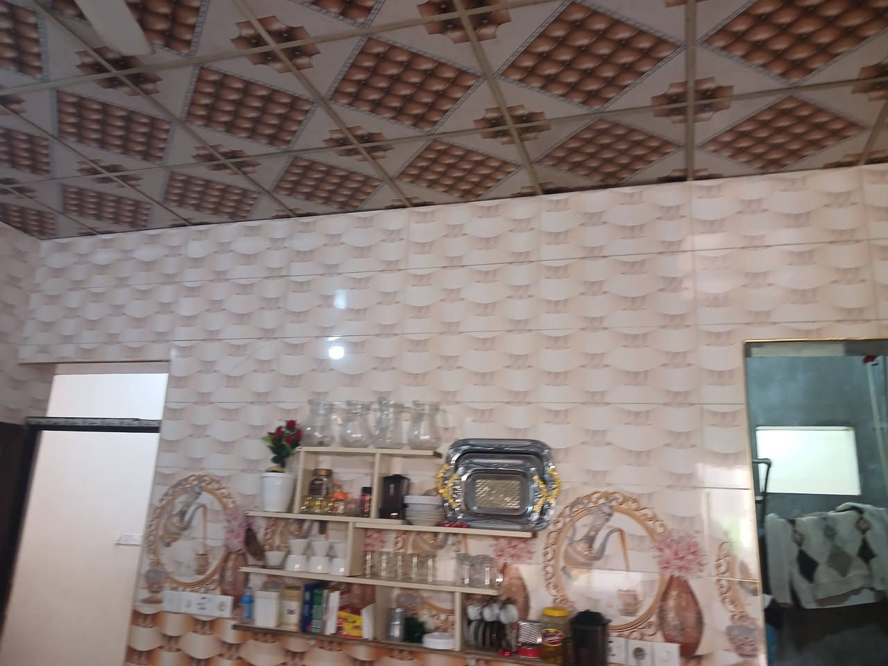 بيت ١٥٠ متر مربع فول سيراميك 

صياده جهه يمنى عكس جامع شكر خدمات ماء كهرباء 

غرفتين نوم استقبال مطبخ 

السعر ٦٠ مليون مع المجال 

***********
