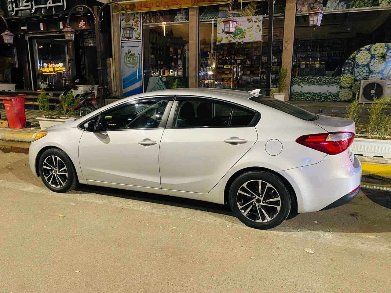 مراوس فقط ✨ BYD Seal 5 ✅
كيا فورتي 2016  وارد امريكي حادثه صندوق
رقم  انكليزي  تحويل مباشر ب اسم المشتري 
المواصفات 🔰
سويج شخاطه 
محرك 2000 
كير اوتو at
تحكمات ستيرن 
نظام ايكو اقتصادي 
الأنظمة الأمنية: نظام مانع الانزلاق (ABS)    
ونظام مراقبة ضغط الإطارات.
تخم جديد تاير باتري جديد صدر جديد
وبعد بيها مواصفات 
السياره كفاله كير ومكينه 
السياره جاهزه مابيها كل نقوصات
  ***********📞واتس اب
