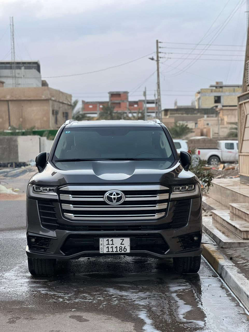 السلام عليكم     … لاندكروز gx.r  لون مميز رقم بغداد .. كفالة السيارة  2022 ماشية 29,000km فقط  فول مواصفات تبريد كشنات ، فتحة سقف، شاشات خلفية.. داخل بيجي
الموقع : البصرة 
بسعر مناسب 
***********،
