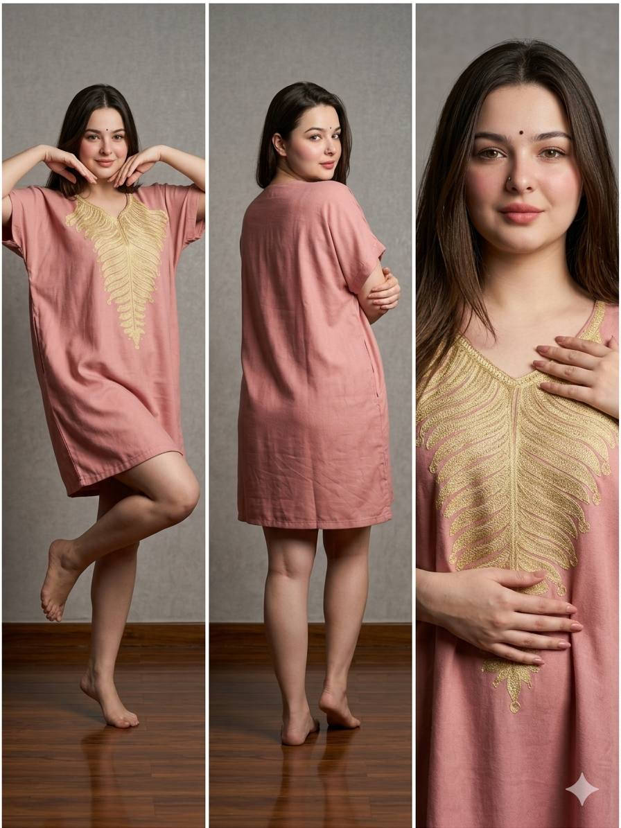 البيع جملة فقط (Wholesale Only) 📦✨
​الدلع والبرودة بقطعة وحدة للبيت.. دشداشة الكشمير المصرية القصيرة! 🌸👗
​لأن زبونتك تدور على الراحة التامة والأناقة داخل البيت بأيام الصيف، وفرنا لكم في أصالة البيت العراقي أحدث وجبة من الدشاديش الكشمير المصرية القصيرة (درجة أولى). القطعة المريحة والعملية اللي تألقت بيها عارضتنا شهد مودرن في أحدث كتالوجاتنا، واللي تعتبر أساسية بكل خزانة!
​✨ ليش الدشداشة المصرية القصيرة هي بضاعتك الأقوى؟
​❄️ كشمير مصري مكفول: نسيج بارد جداً، ناعم على البشرة، ومضمون بعد الغسل (ما يكش ولا يبهت لونه).
​✂️ قصة مريحة (دلوعة): فصالة شبابية راهية بطول قصير، تمنح حرية تامة بالحركة وتوفر أقصى درجات الراحة بالبيت.
​🎨 نقشات صيفية تفتح النفس: ألوان زاهية وتصاميم عصرية تخطف عين الزبونة من واجهة محلك وتخليها تاخذ أكثر من قطعة.
​💰 ربح وتدوير سريع: الدشداشة القصيرة هي المطلب الأول للاستخدام اليومي المنزلي، تضمن لك حركة مبيع سريعة وزبائن دائمين.
​🔥 الوجبة المصرية تخلص بلحظات والطلب عليها نار.. كمل نواقص محلك واحجز كميتك هسه! 👇
​📲 قسم المبيعات المباشرة (WhatsApp):
​🔴 أبو ريماس: https://wa.me/9647901151252
🔴 أبو هاجر: https://wa.me/9647736501999
🔴 الإدارة: https://wa.me/9647702655858
​🌐 لتصفح الكتالوج والنقشات الحصرية:
​💬 قناة الواتساب: https://whatsapp.com/channel/0029VaDPaAlLtOj6uH7qwb2i
✈️ تيليجرام: https://t.me/IraqiHousechannel1
📘 فيسبوك: https://www.facebook.com/iraqihousecenter
🎵 تيك توك: https://www.tiktok.com/@iraqihousecenter
​📍 موقع التجهيز المباشر:
​(الرابط المباشر للخريطة):
🔘 [ 👆 اضغط هنا لفتح الخارطة والوصول إلينا ] 📍
https://www.google.com/maps/search/?api=1&query=33.3382995,44.3924220
​بغداد / الشورجة / شارع السموؤل - قرب خان مرجان.
​أصالة البيت العراقي.. بضاعتك الرابحة، وشريكك في النجاح.
