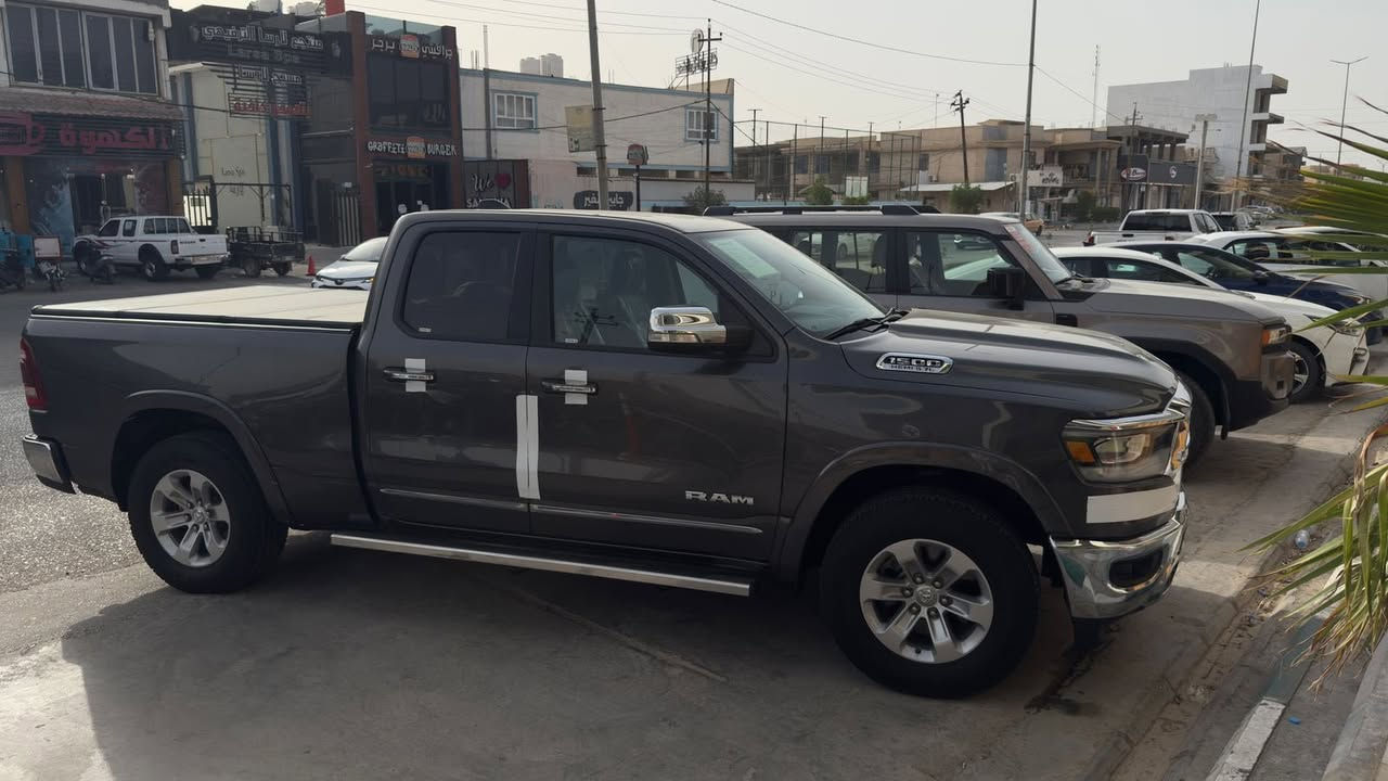 دوج رام فئه لارامي
موديل 2020
محرك ٥٧٠٠ 
داخل جلد 
كشنات تدفئه تبريد
شاشه وسط
مري شفط 

فور ويل 4x4
ستيرن هيتر 
ماشيه90الف  كيلو متر 
سياره جاهزه من كلشي 
حادث وصور واتساب إذا  عجبتك موجود الرقم واتصل 
كلشي واضح 
السعر200و مجال بسيط 
مكاني السماوة 
***********
