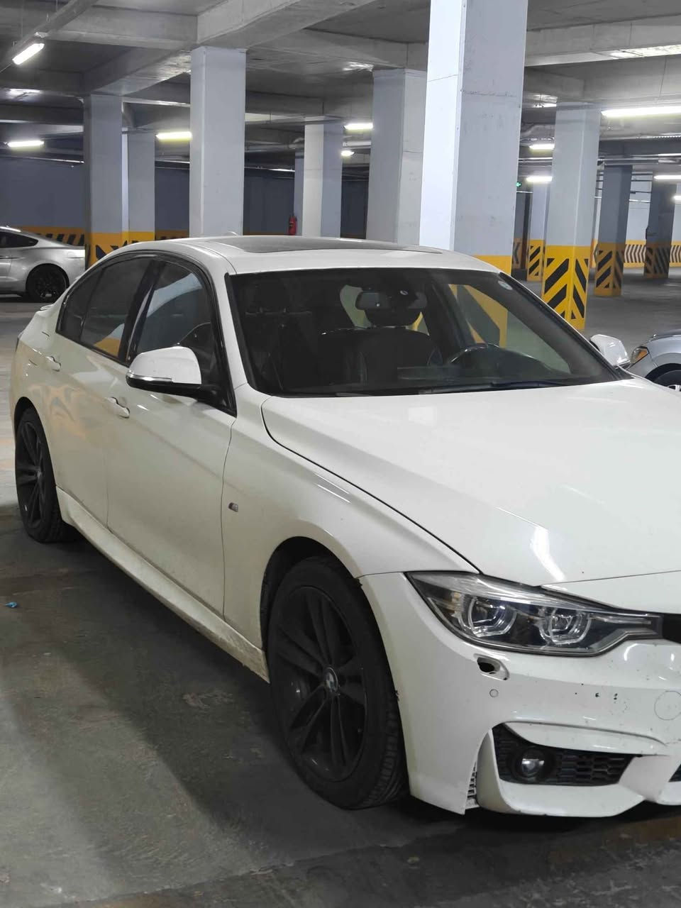 BMW 330i 2017 xDrive أعلى مواصفات بالـ 330
اتمنى تقرأ كلشي قبل التواصل
لون ابيض كشرها نظيف بيها أقل من ربع البنيد صبغ وبيها تبديل جاملغ فقط والسونار مرفق وبيها تحديث M3
كير اوتوماتيك داخلية اسود نظافتها 98% جداً معتني بيها وبيها تحديث داخلي ولمسات M3
محرك 2.0 Turbo مفتوح
ايرباكات طاكة 3 ، اثنين منهم راجعات سيتم مال دركة ومال دشبول
باقي المواصفات المعروفة حساسات كاميرا كشنات تدفئة تبريد اوتو بارك 4 وضعيات قيادة ايكو نورمال سبورت سبورت بلاس كار بلي تايرات جديدة ودهن جديد.
ماشية 80 الف ميل 
مكان السيارة دهوك
اهم شي هزة جديدة وتحويل ثاني يوم رقم
السعر ١٤٥$ وبيها مجال بسيط بغداد, العراق


**إذا كنت صاحب هذا الإعلان وتريد حذفه لأي سبب، رجاءا أرسل رسالة إلى الدعم الفني**