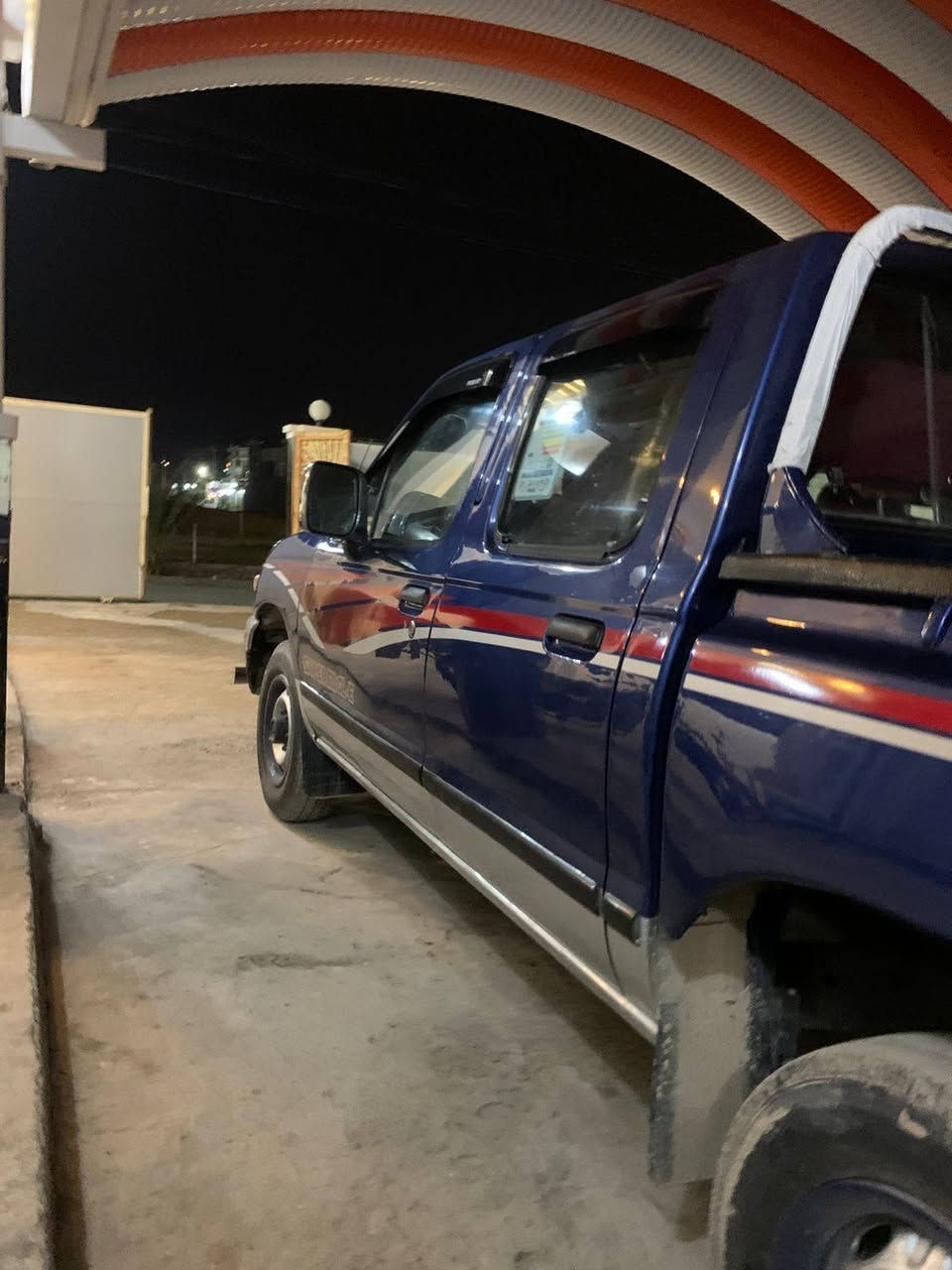 للبيع نيسان سوبر موديل ٩٨ محرك كابريته كصه جديد داخل احمر جام كهربائي باور ستيرن  مكفوله من ضربه رقم جديد تحويل مباشر صبغ حزام اثر جراد محزمه مكان عامريه الصمود السعر المطلوب ٩٠ بيها مجال رقم ***********
