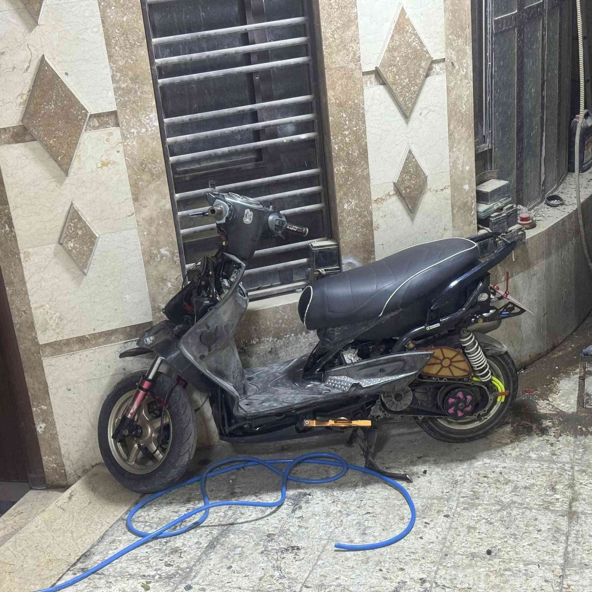 السلام عليكم شبابنه الطيبه سكنس فحل رياضيه الدراجة بيها غراض حلوه بوشه رياضيه وكور محفور حجره جبيره بيها صدر DYكرزي اصلي بيها كلجات كلش قويه اصليات مال حاويه شعله ومعدل قوية كلش بيها صالنصه بوري عدل صوت وجعير فول وبيها فلتر شوته رياضي وبيها نواعم براغي المكينه رياضيات ستان يدات سكليتر يدات بريك وبيها غراض حلوه الدراجة بيها كفر كامل ابيض بك لايت رياضي مازده عدسه عمل رياضيه اشاير مشمشي كفر كامل ذيل بيها يعني الدراجة تريديها مال لعب وتريدها كامله بس اني ابيعهة هيه والكفر الدراجة رايدهة ب850 وبيها مجال مكاني بغداد الكريعات الارقام/***********:هذه واتساب/***********:وهذه رصيد
