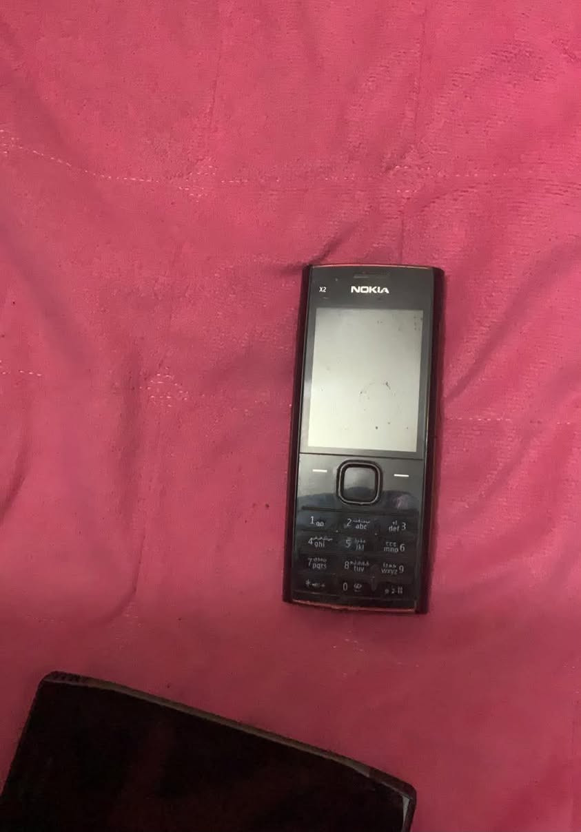 السلام عليكم سعر الكل 65 معه توصيب  c7 الاثنين شغالات و ثالث نقص قبق و ما يشتغل و بطاريه واحد x7 واحد طافي ما اعرف شبيه و ثاني عطل سماعه نغمات x2 كامل و شغال لاخير المنزلق غير مفحوص لان ماكو بطاريه


**إذا كنت صاحب هذا الإعلان وتريد حذفه لأي سبب، رجاءا أرسل رسالة إلى الدعم الفني**
