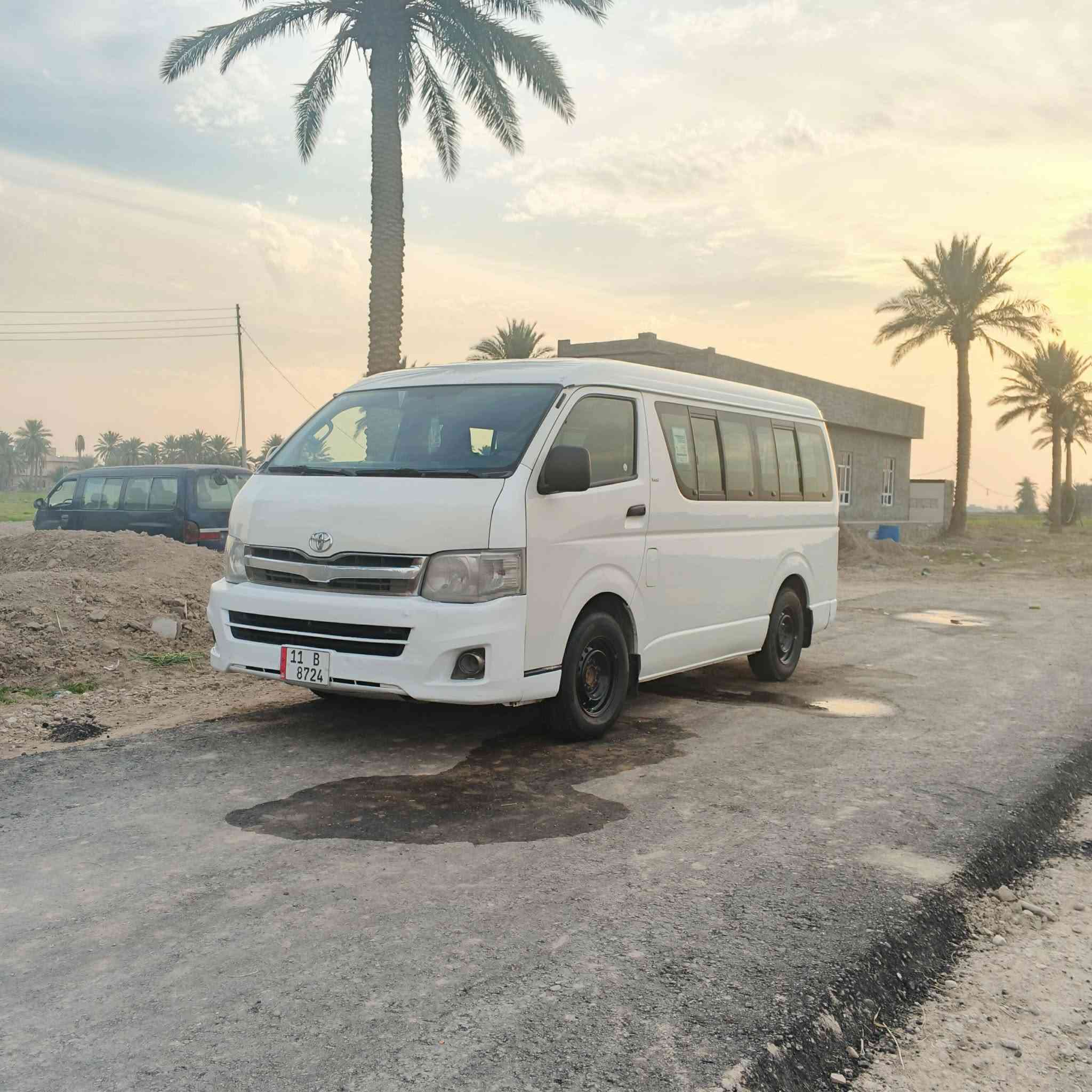 سلام عليكم هايسه ثليثيه موديل٩ للبيع
رقم بغداد بسمي
صبغ بيه بلجنطه كد الي المشر عليه وبلصفحه اليمنه همات كد الي المشر عليه 
مكينه كير اكسن كفاله 
المكان بغداد أطراف الشعله
***********
*********** واتساب
