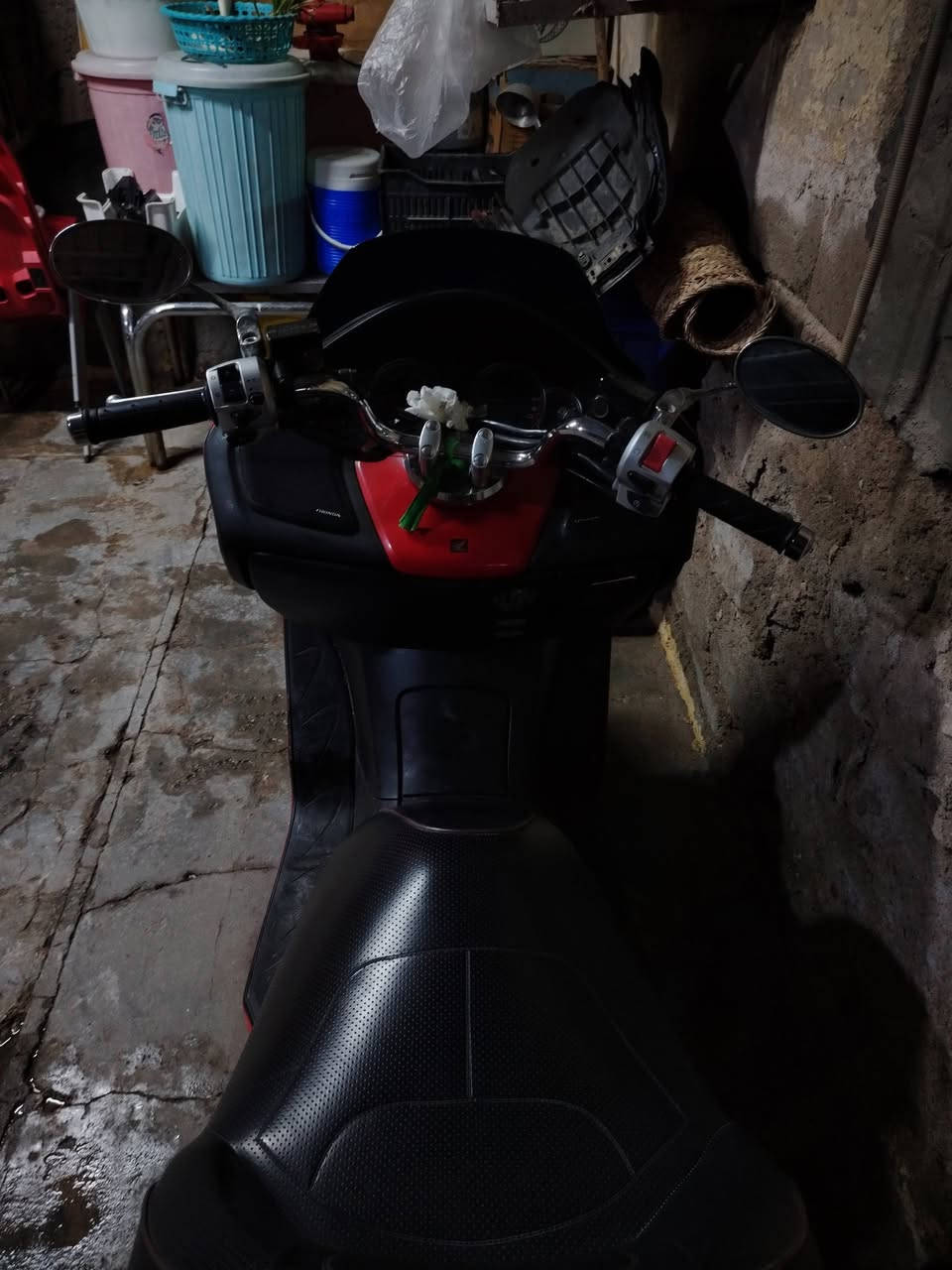 المميزه ( هوندا فورزه)الون ( أحمر  )  7 كير 4 تحويلات + نضام سبورت
مكينه بلكارتون / كلجات جويتر فيتم كله بلاد 
كهربائيات كله شغاله  / بك لايت كرستال / اكلوب جنطه شغال 
ستان حساس/ تايرات جدد شرط نقشه عاليه  كهربائيات  / مري نيكل / 
شلعه معدل شك الكاع/ حماوه صيف شته نص ثابته / 
شرط ترايك محافضات من الزاخو للفاو 
ملاحضه: دراجه احله من صور ب ١٠٠ مره شرط جيب معاك الف فيتر وفحص وشرط ابيع من باب بيتي اوراقها كامله وصل قبض ايرادات كمرك اوراق رسميهه 
سعرها (  خاص خاص او اتنتصل )   
***********
