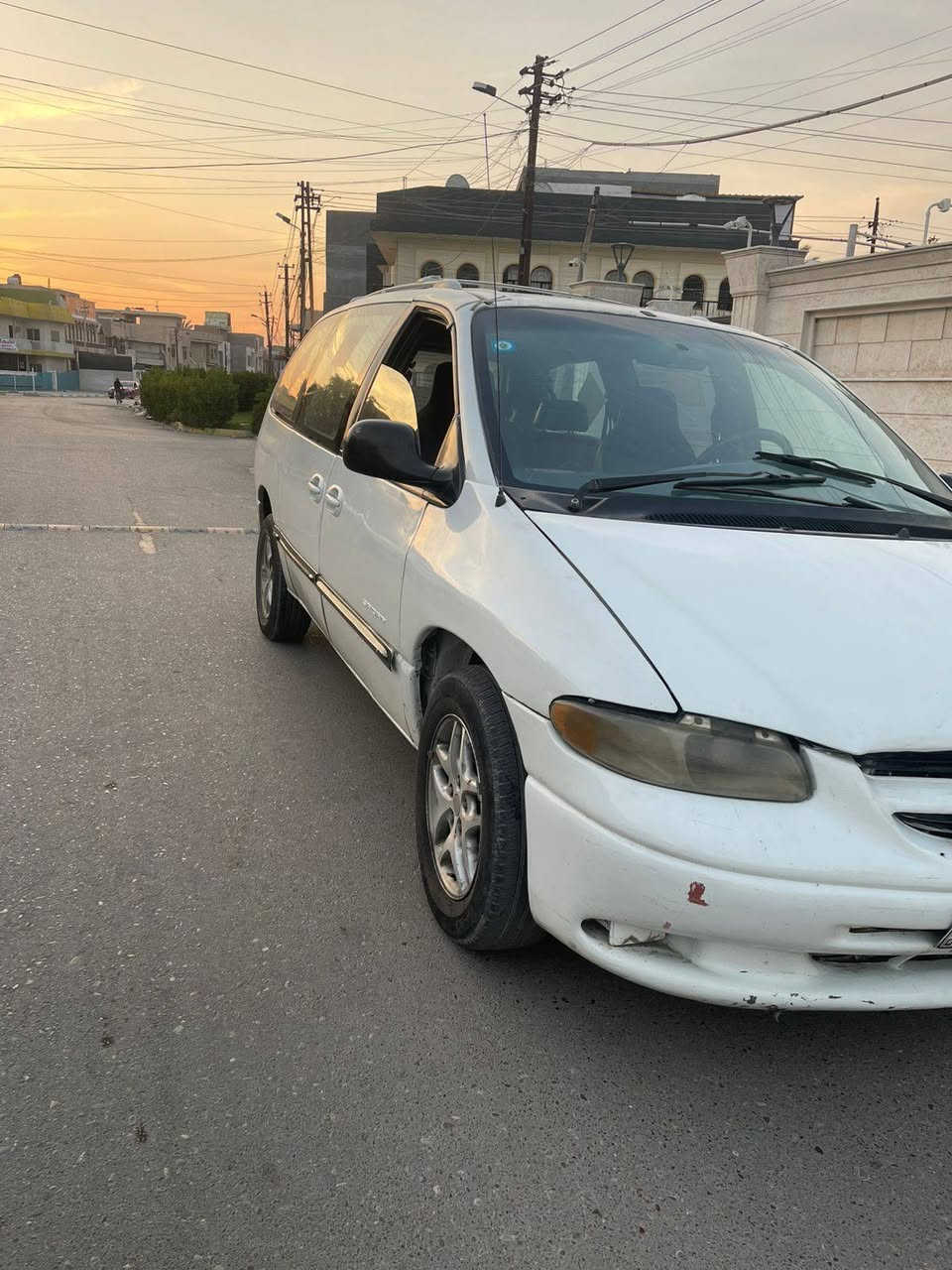 السلام عليكم
للبيع دودج كرفان 
موديل1998
7 راكب 
محرك 3800
محرك بي تبخير
كير مكفول
مصبوغه حزام 
صدر امامي بي ملاحضات 
تخم تاير جديد 
رقم بغداد 
السعر 40 $ وبيه مجال 
مكان السيارة بغداد حي الجامعه 
***********
