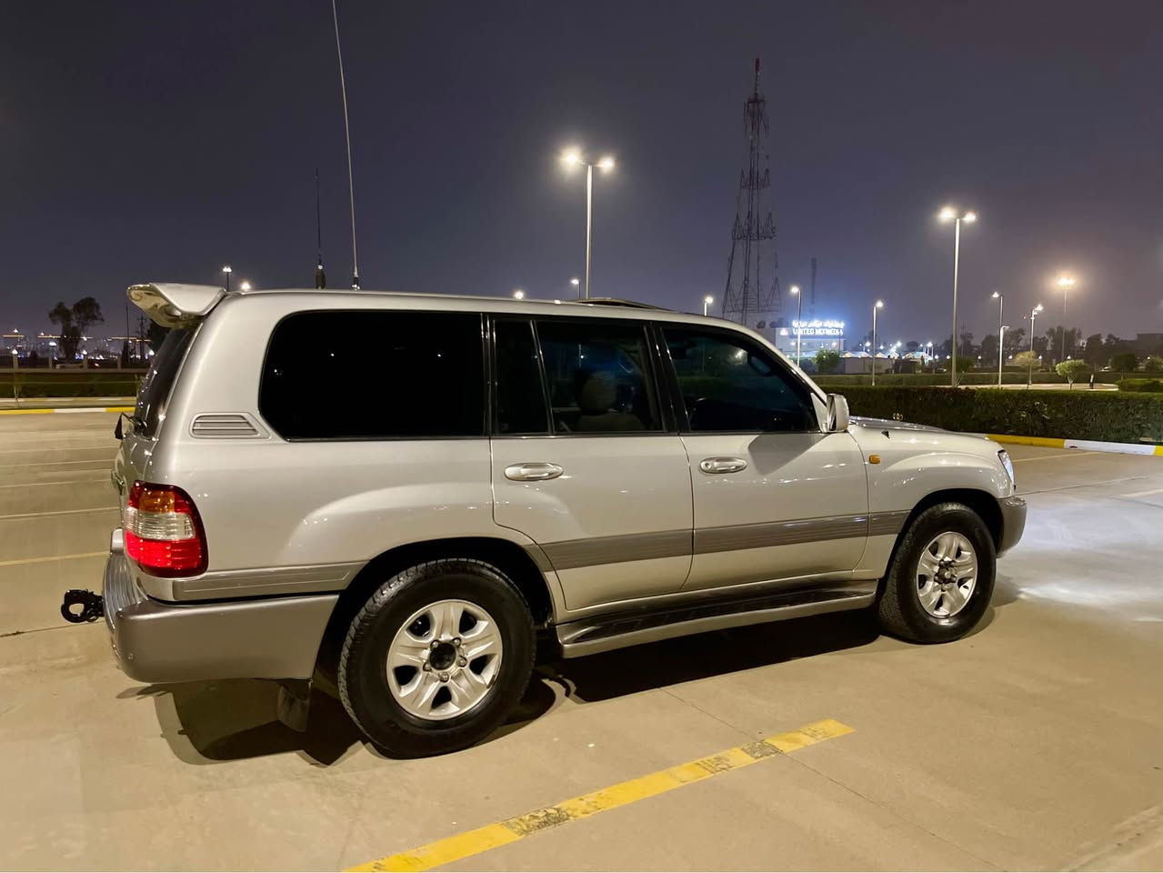 مۆنیکا مۆدێل ٢٠٠٦ فول مواسەفات ( دیفلۆک ) GXR .V6 
گێڕ و مەکینەی بەشەرت سەرف و بوخار و دوکەڵ و دەنگی نییە تەپەی گێری نییە بەشەرتی ١٠٠ فیتەر بێ بۆیاغ هیچی پێوە نییە ٢ شوێن ساردی هەیە پێوەی دیار نییە سەقفی وەک شوشەیە بەشەرتی ئەوەی قۆپی نەبێت غازی ئیتاڵی بۆ بەستراوە ٤ تایەی لۆکی لەژێرە تەحویل و غڕامە و بەناو کردن بەشەرت رەقەم و سەنەوی تازەیە دەعامی بۆ دەعامی چرکە و ٥٠٠ دۆلار بشکێنە تەبرید و تەقە و رەقەی بەشەرت بەرگی دەرگاکانی وەک بیلاد ماوە سەقفی بەرینەداوە سعری ٢٠٣ گەڵاو کەمێک محامەلەی تێدایە *********** أربيل, العراق
