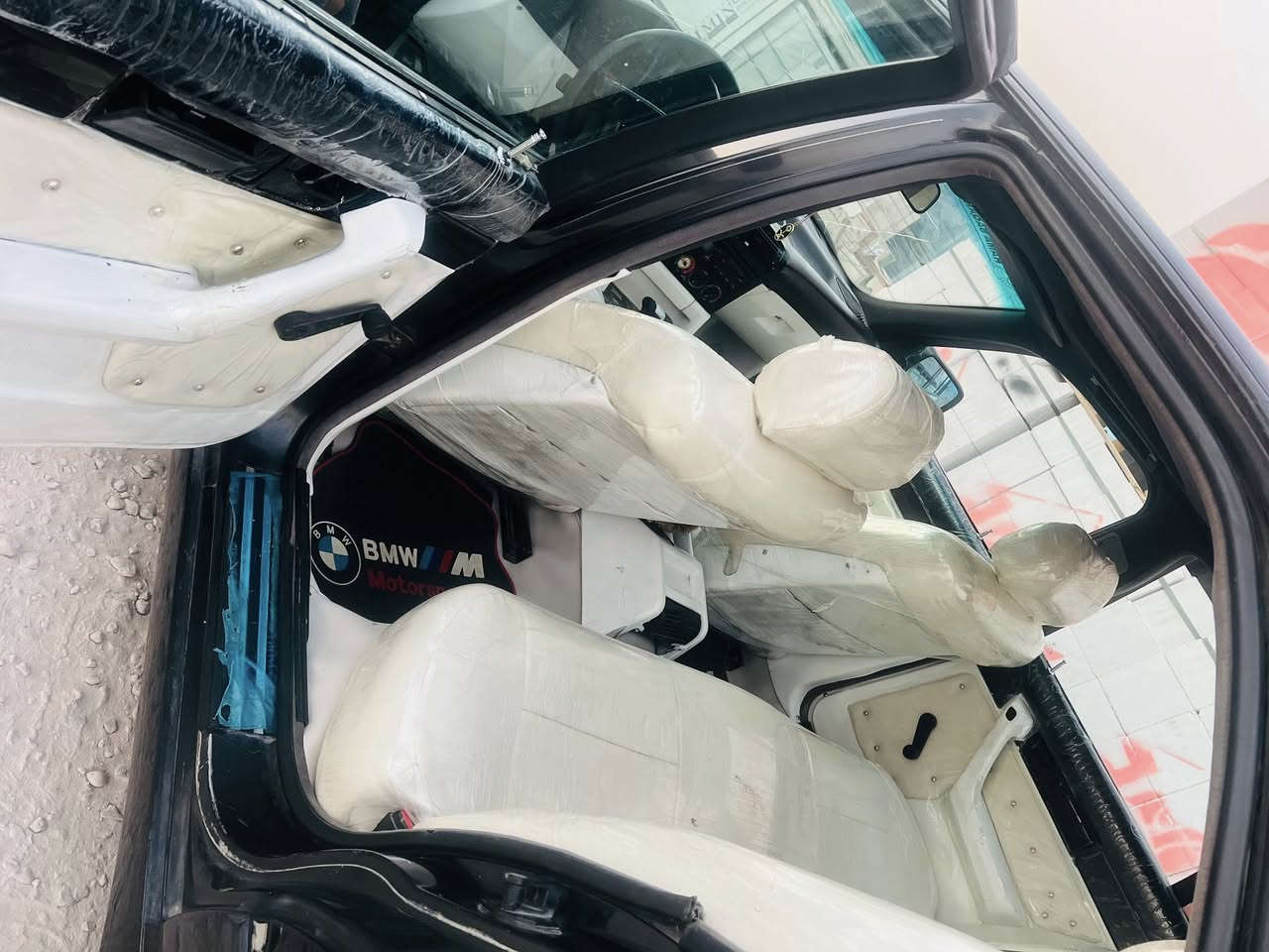 السلام عليكم بي ام لبيع موديل 92 سياره أي نقص ما بيه مكينه لا تبخير ولا تنقيص وكير خير من الله تبريد ثلج العنوان بابل الرقم ***********
