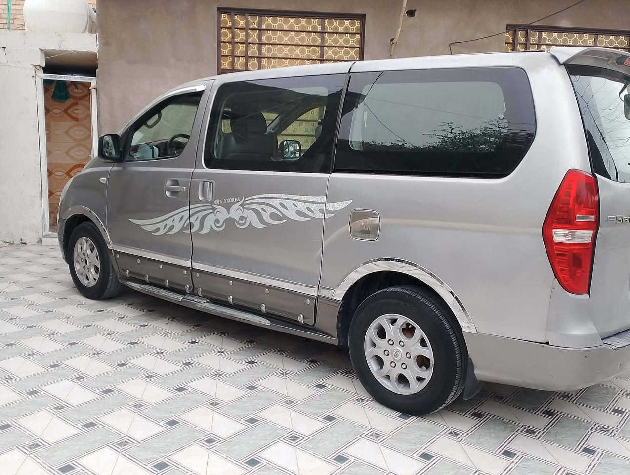 سلام عليكم سياره ستاركس للبيع 2014 مكينه وكير كفاله كاز سياره مجول أصل مكينه جديده حديديه جديده سياره عوزه زوج تايرات الكدام سياره ضربته موضحه بل صور رقم بغداد الماني شرط المدور سياره حلوه أحله من صوره سعره 160 وبيه مجال بصيط مكاني ذي قار قضأ ألدوايه رقمي للتواصل *********** بيع أو مروس ب سياره ستاركس 12/11 وينطي فرق
