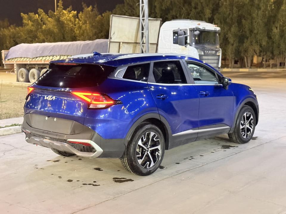 للبيع سبورتج 2023 EXفول
عدا الفتحه حادث صبغ ربع باب فقط
بدون دواخل بدون ارباك بجم كبس 
السعر 185 وبيه مجال 
للتصال ***********
