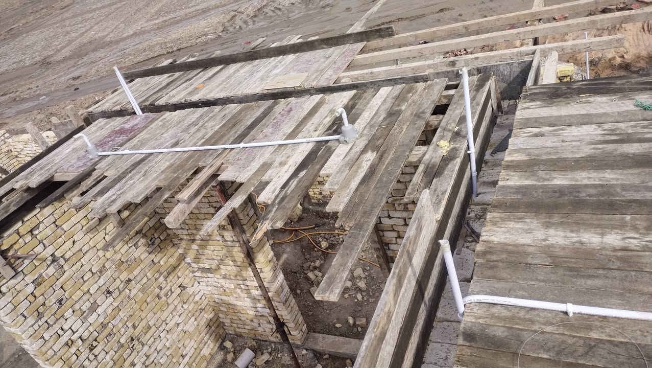 السلام عليكم 
كهربائيّ متفرغ***********
