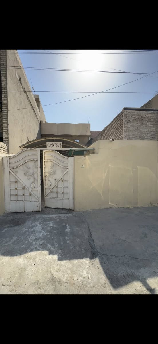 السلام عليكم 
بيت في شارع فلسطين ١٦١ متر للبيع 
شارع مسرح الخيمة 
بيت صالح للسكن او للتفليش 
واجهة البيت ٦.٤٤ والنزال ٢٥ 
اني صاحب البيت
سعر المتر بسعر قطعة ارض 
٣،٣٠٠،٠٠٠ قفل
للتواصل : ***********
