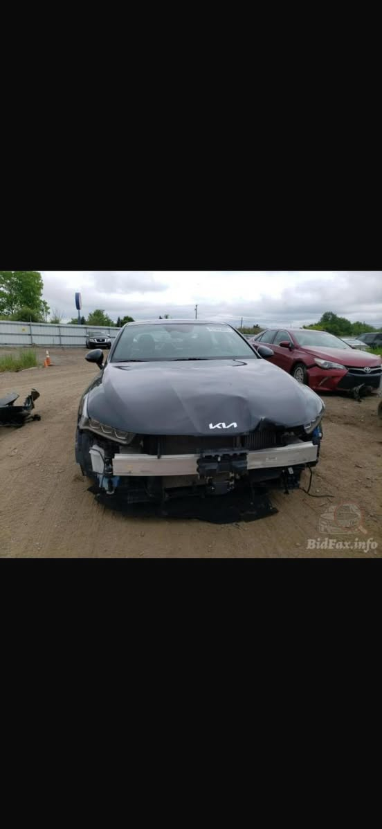 سلام عليكم
K5 GT Lien
موديل 2022
فول مواصفات 
مواصفات الجيتي لاين المعروفة 
ماشية 68mi
حادث امريكة بل منشور وبل عراق صاربيهة بارد بل باب العكس السايق الورة 
سيارة حلوة ونضيفة ومناقصهة ايشي 
السيارة رقم اربيل 
عنواني بغداد 
للتواصل : ***********
