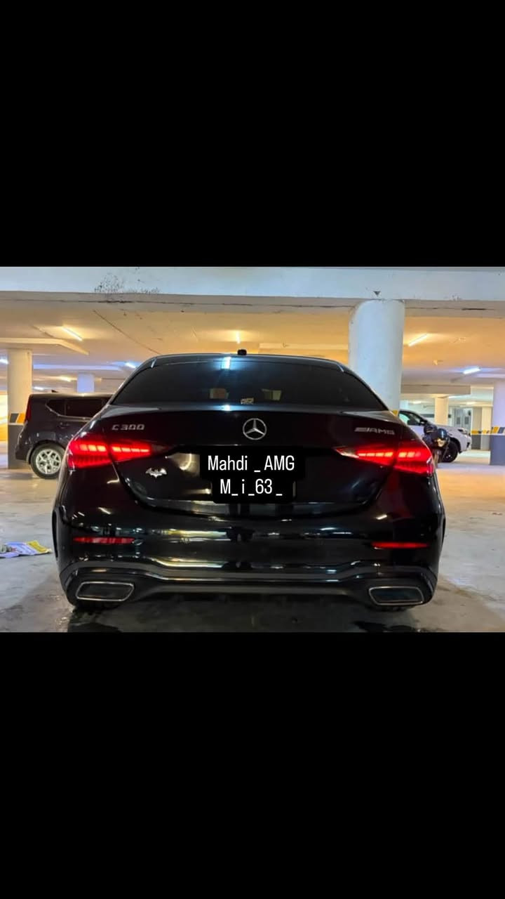 سلام عليكم حبايب
صبحكم الله بالخير 
اليوم الجميلة و الحلوة و  الكلين للبيع 
C 300 
2022 
فول 1/1 للأخير 
ماشية 19 الف فقط 
داخل احمر 
كلين بدون قطرة صبغ 
بدون ايرباك 
كت AMG بلادي 
كوكبية السيارة 

عنوان السيارة بغداد 
تفاصيل اكثر  : *********** : 
#mahdi_amg
