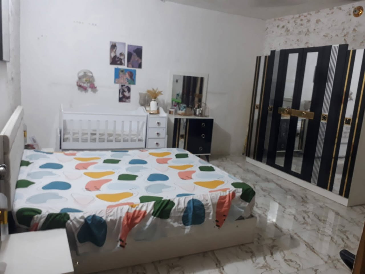 مشتمل #طابو #صرف الدوره ابو دشير
مساحه ٥٠ متر طابق ونص استقبال ومطبخ وخدمات و غرفه نوم سويت ومخزن وسطح
السعر ٧٥ 
***********
