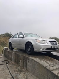 سوناتا 2009كوريه مكينه 2000 بيه 3قطع موجود بس الاتصال 07856083010