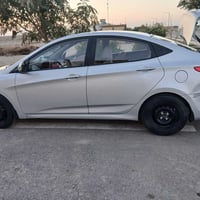 اكسنت٣٠١٧ خليجي ١٤٠٠ السيارة مثل ما موضح ب صورة ما بيه قطرة صبغ مكفولة...