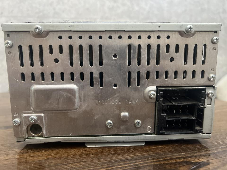 مسجل سيراتو للبيع اشتريته مستعمل وماشديته لان الفيش مصارت ع سيارتي خلي بي سعر باليرضة الله واخذه
مكان حلة مركز
***********
