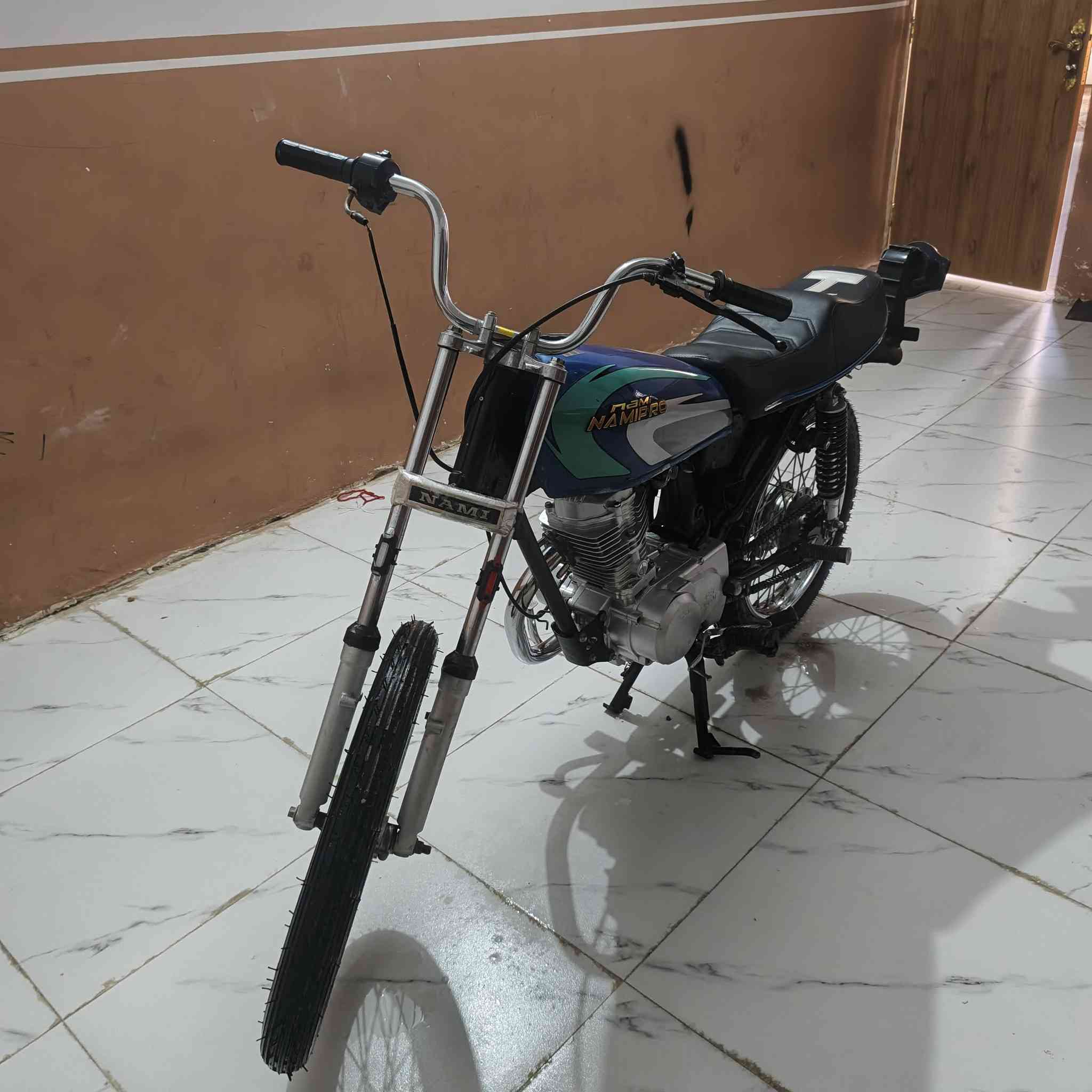 للبيع موديل ٢١
مكينه مفتوحة أصولي مو سكنر 
٧٠٠وبيهه مجال مكاني نجف حي الرحمه***********
