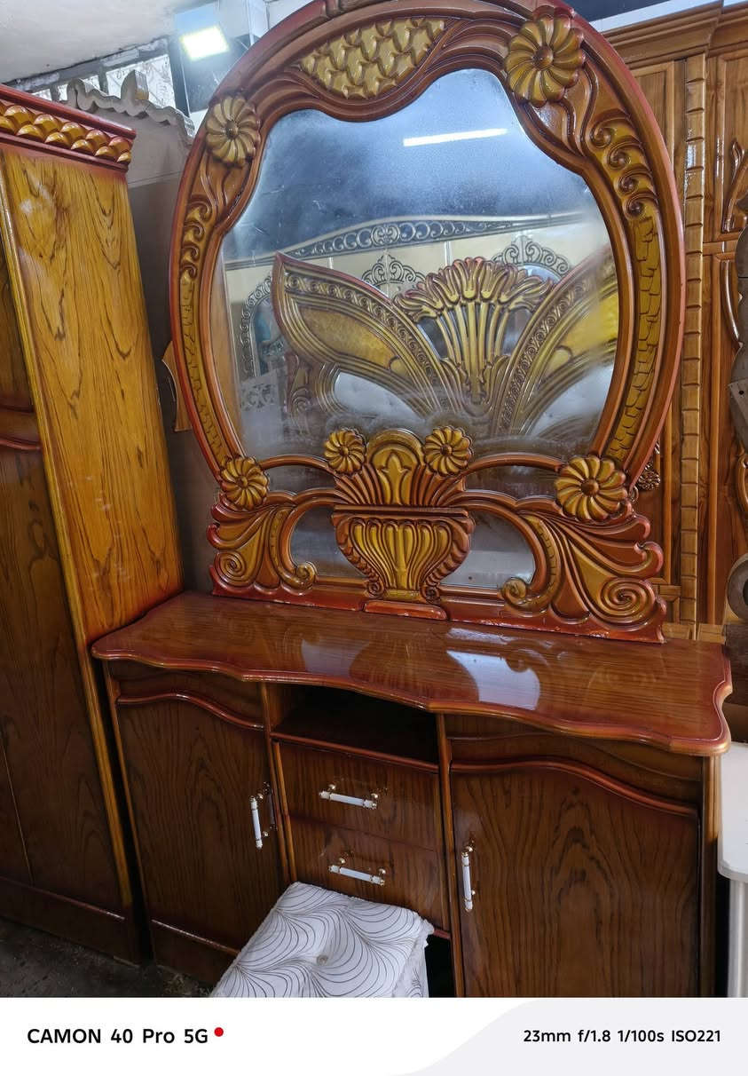 غرفة ٦باب ملحق كاملة أي ضرر مابيها نضافتها 90/100مكان بغداد فلكة حي النصر سعر ٦٥٠ يوجد توصيل ***********
