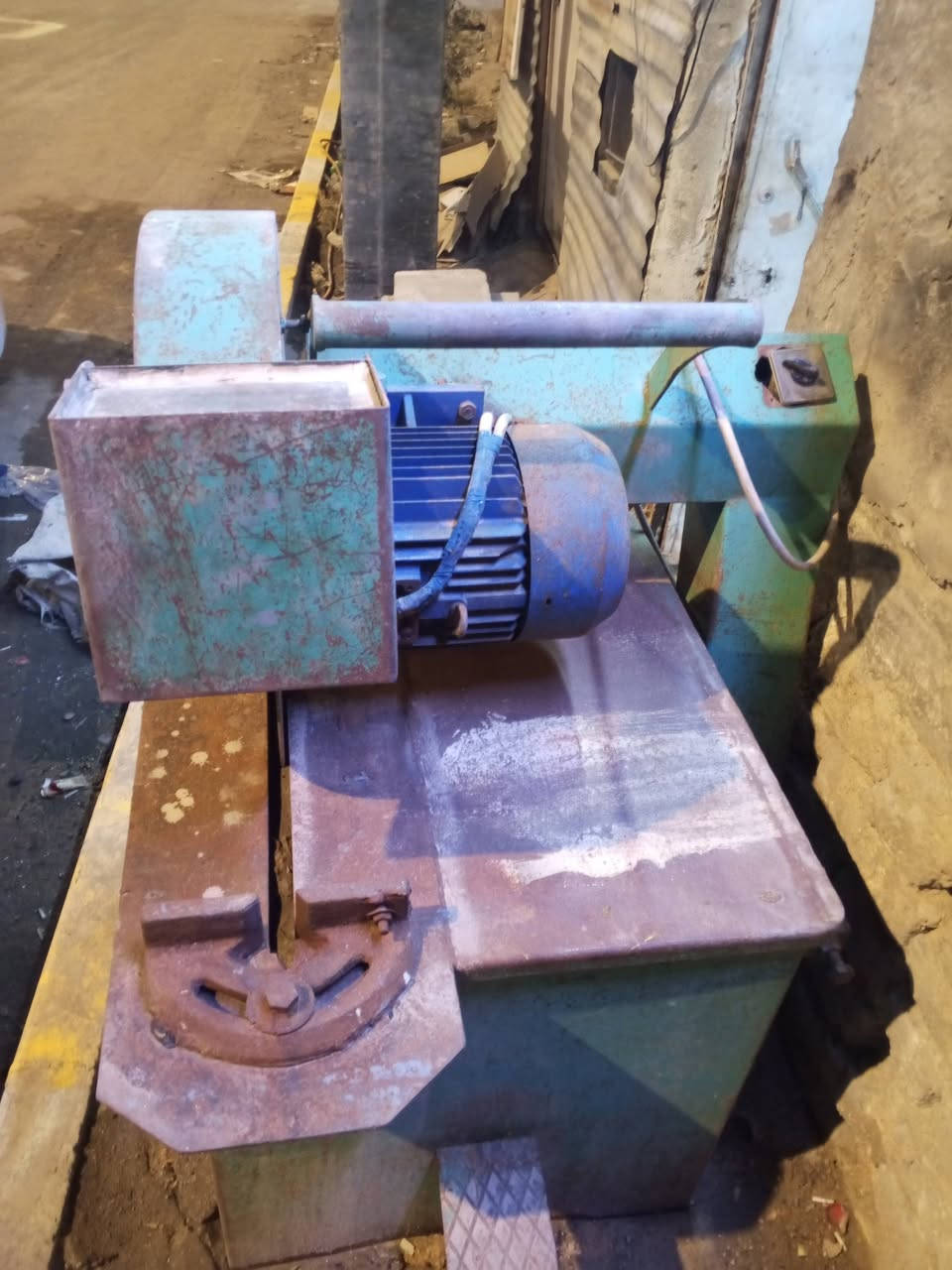 كتر للبيع ثري فيز 10 حصان طكتين المكان النجف الاشرف 
*********** السعر 550
