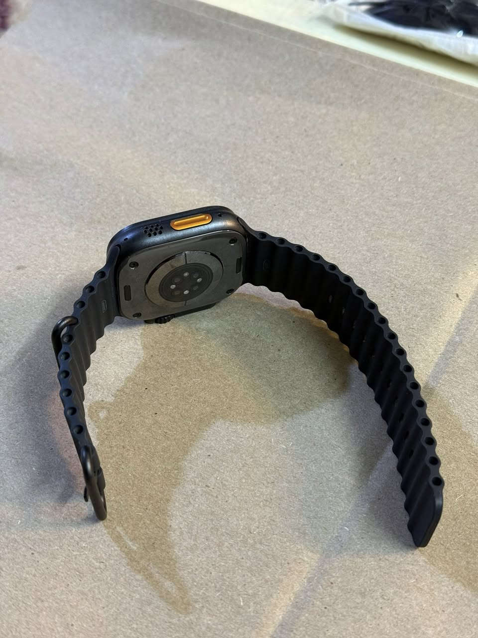 ساعة آبل وچ الترا 2 اوشن ربر باند 
استعمال قليل جداً بطارية 100‎%‎
السعر 850 المكان كرادة داخل 
***********
