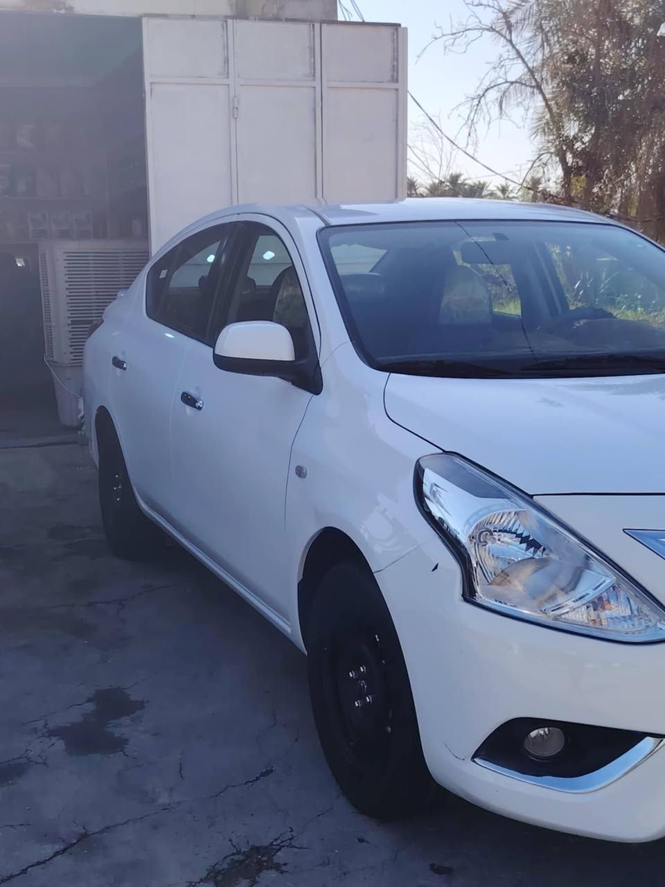 نيسان صني للبيع هندي موديل 24 ماشيه 35 سياره نظيفه وهذا الرقم اتصال ***********
