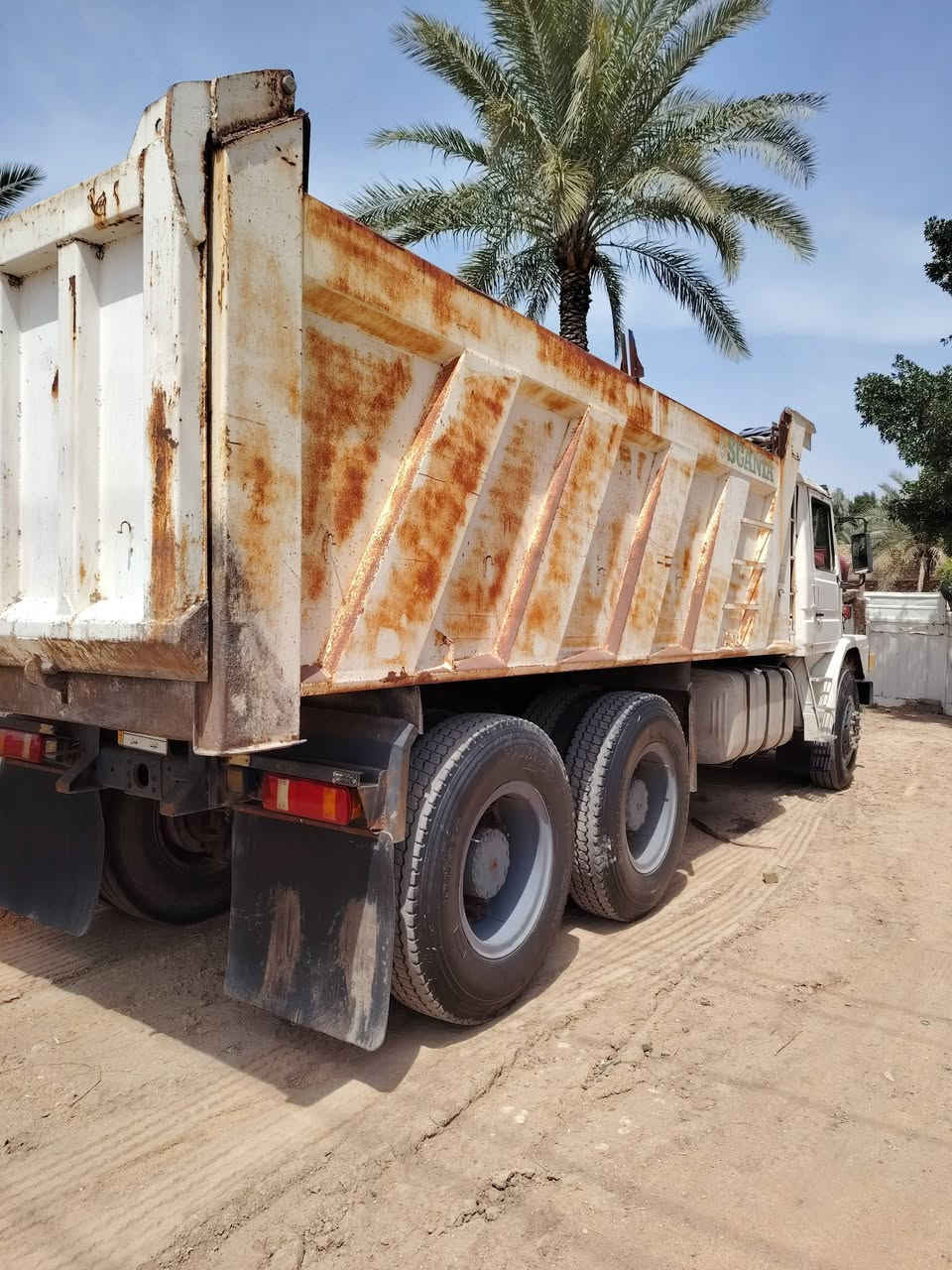 سلام عليكم
السعر   170

(سكانيه ) للبيع
 موديل  88 
مكينه 6 سلندر سوبر
مجموعه مال ألبي نص جي أف. 
السياره بسمي ثاني يوم احولك رقم نجف معمم ع كل المحافظات 
سنويه ل (28) يله تسقط..
تخم تاير جواه.
السيارة خير من الله تجي واشوف بعينك

رقمي  ***********
