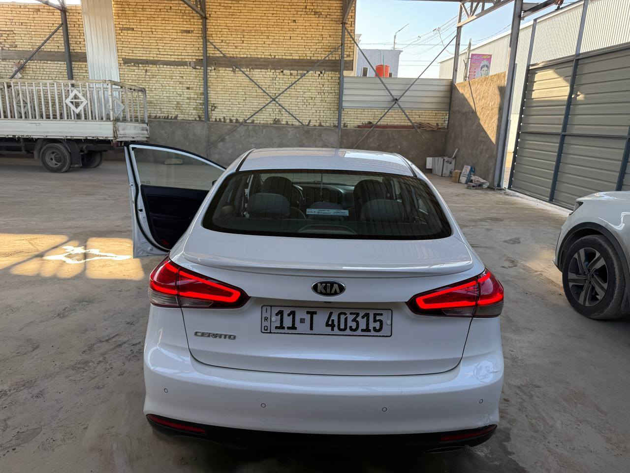 السلام عليكم اخوان  سيراتَو ٢٠١٧ فول اعله فئه  كشن جلد  تبريد تدفئه بل كشن تدفئه استيرن لايت LAD بلادالسياره ماشيه ١٧٢ الف  حساسات نقطه عمياد رادار السياره فول واحد عل واحد  مكينه ٢٠٠٠ بيها بدايه تنقيص شي بصيط جاهزه السياره تخم تاير حداديه ٩٠ بل ميه  مكاني نجف ***********  السعر ١٣٥ شي بصيط مجال ملاحضه السياره بيها فقط بنيد مبدل اصلي بلادي بدون اي صبغ
