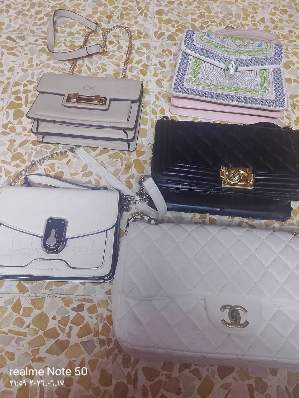 جنط نسائيه للبيع مستعملين بس نظاف وبيهم ماركات


**إذا كنت صاحب هذا الإعلان وتريد حذفه لأي سبب، رجاءا أرسل رسالة إلى الدعم الفني**
