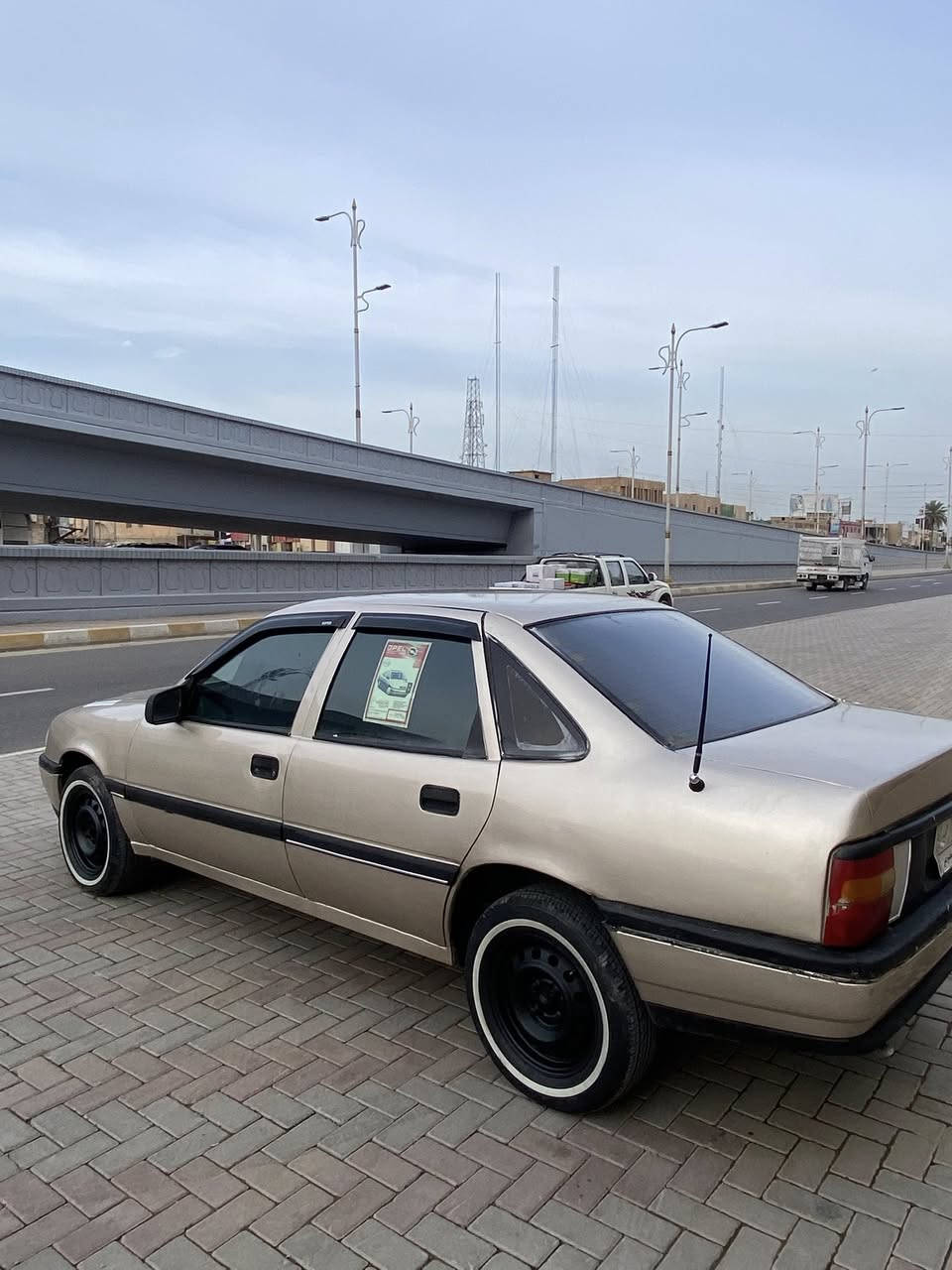 سلام عليكم
للبيع أوبل ڤكترا حجم 16
رقم كركوك سنويه لل 2029وهزه جديد دفتر بانزين بيها
كير ومحرك شرط 
صدر جديد تخم تاير جديد 
كهربائيات كلها شغاله 
بطاين بوب جدد السياره غرفتها جديده 
سياره جاهزه للخير مابيها مصرف الف 
السعر 37وبيها مجال للشراي***********مكان تكريت
