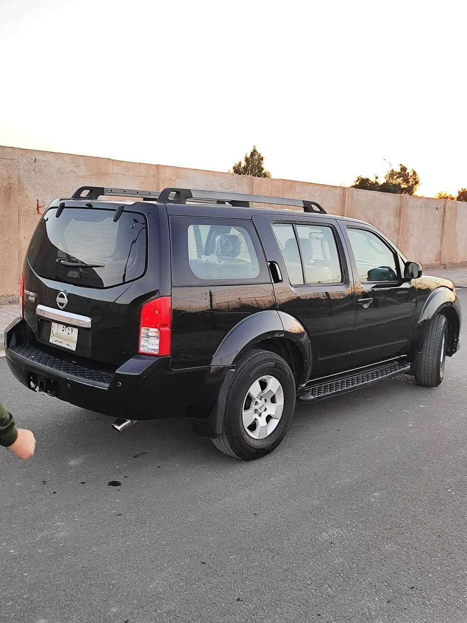 نيسان بافندر 
موديل 2008 
رقم واسط مشروع وطني تحويل مباشر 
محرك 6 سلندر كير اوتماتيك وعادي 
سبعه راكب فور ويل تبريد ثلج تتفئه 
تحكم مري شاشه كامره دواره 
حداديه امامي خلفي جديد 
تخم تاير جديد باتري جديد 
سياره بدون اي نقص جاهزه من كلشي 
مكاني كوت مركز مدينه السعر 92 
هاتف *********** بي واتساب
