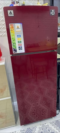 ثلاجه • نضيفه • للبيع