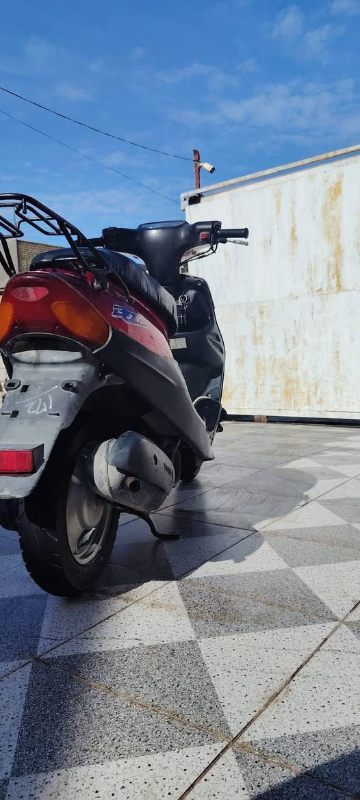 دراجه للبيع مكان السماوه الجربوعيه الأولى السعر ٤٠٠ و بيه مجال للشراي مفتوحه  بس مره وحده  كهربايات كله شغاله سلف هندر الدراجه ما ناقصه اي شي.  الدراجه شلعه و معدل تخبل الدراجه مكينه ناعمه كلش و صوته يخبل  شراي راسلني على هاذا الرقم ***********..
