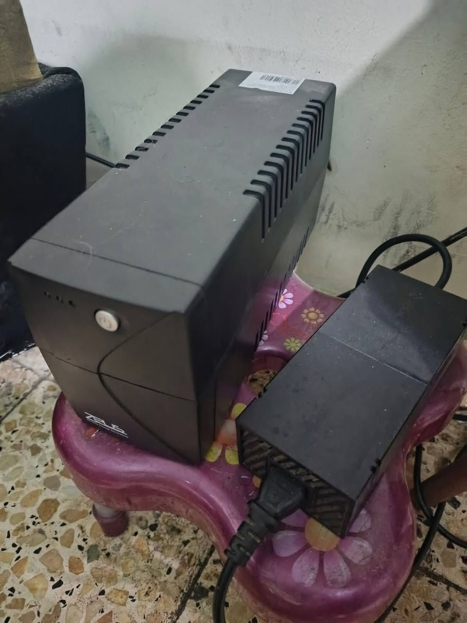 اكس بوكس وان فات للبيع
السعة 512G
يجي بدون كيم باس لان حسابي خاص ماكدر انطي يعني انت تسوي حساب جديد
يجي وياه UBS شغال و نضيف 850W ماعرف كم دقيقة يطول بالشغل
يجي وياه يدة نضيفة بس الزر السفلي اسمه LT يشتغل بس من تضغط علي قوي كلش يطب جوة و تكدر تطلعة و يكمل شغل يعني ميأثر بس على كيفك وياه
الجهاز شغال و مابيه اي عطل ولا اي مشكلة
السعر 105الف مع التوصيل مجاني
***********
⛔رجاء لاتجي دكلي نزل سعر لان اريد اشتري اقراص لو يدة لو اشتراك لان البلي مناقصة شي مالي دخل اذا انت تريد تشتري يدة هذا اجتهاد شخصي منك اذا جان معتاز البلي تدلل بس هو ماطول نضيف و مابيه شي مينزل من سعر⛔
