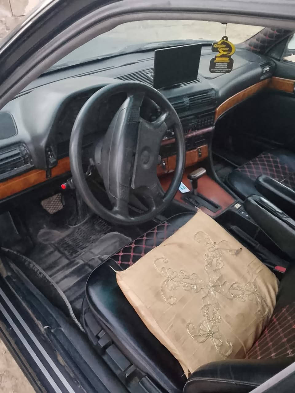 سلام عليكم اخوان بي ام 735  موديل 1993للبيع او مراوس


**إذا كنت صاحب هذا الإعلان وتريد حذفه لأي سبب، رجاءا أرسل رسالة إلى الدعم الفني**