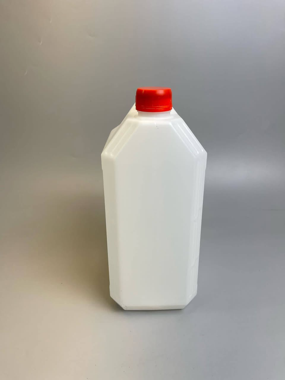 السلام عليكم
يتوفر لدينا دبه 2ونص زاهي 
بطل لتر ونص مثلث 
لتر ونص.دائري
جلكان جميع الأحجام 
البيع كميات فقط ***********
