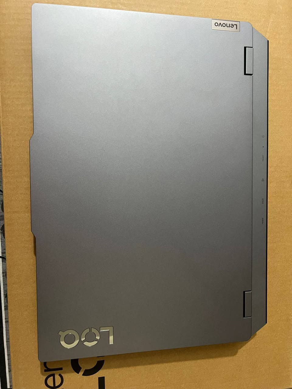 الي يدور القوي والنضيف ما يفكر بالسعر لاب توب لينوفا LOQ لابتوب بمواصفات كلش قوية مكتوبه كدامكم مستخدم كلش قليل موجوده كاروتنه وكل ملحقات يفيد العاب تصميم هندسه كلشي يشغل 
المواصفات :
معالج : i7 جيل ال13 
كارت الشاشه: 4060.8g 
الرام : 16 
Ssd 512
الشاشة fhd .15.6
تفاصيل اكثر خاص 
السعر مليون و500 وبي مجال شويه الي جاد 
*********** واتساب
