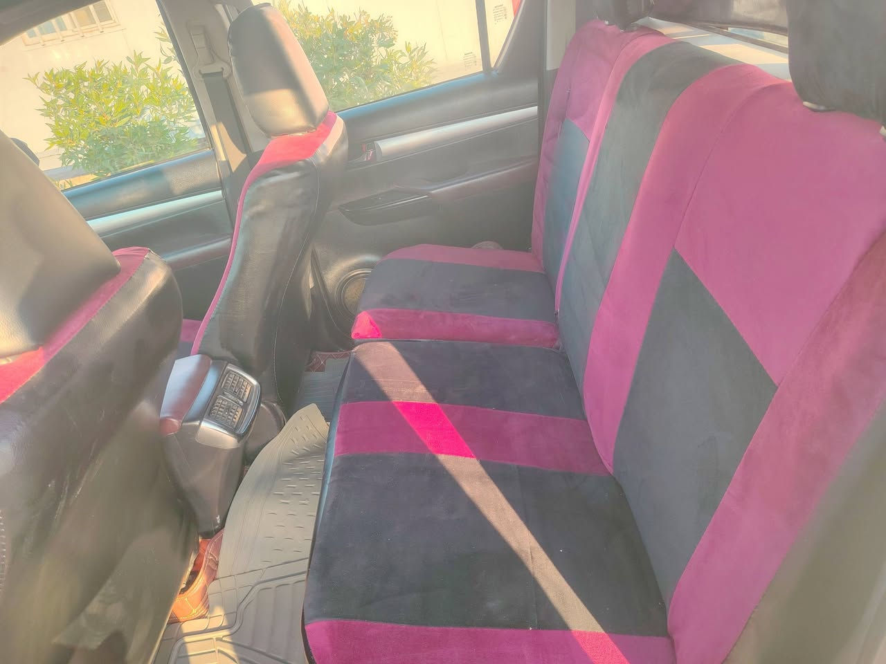 سلام عليكم لبيع بيكم فورويل
موديل 18 سعودي
سعر260 وبيه مجال
فول مواصفات ماشيه 250
بيهه جاملغ ليسربار ولباب خلفي بار
أستفار اتصال ***********
