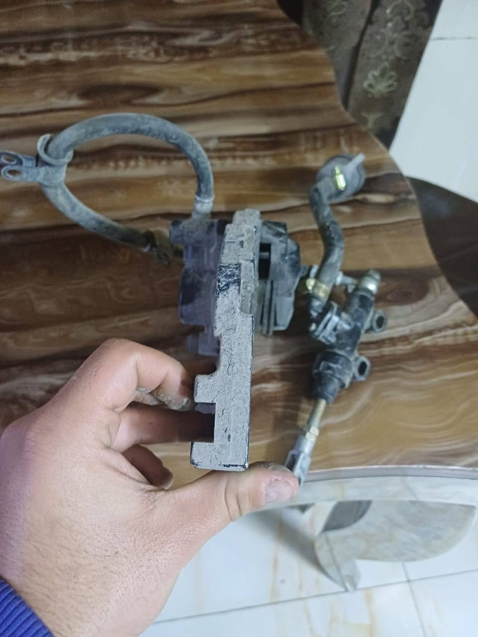 سلام عليكم من رخصه الادمن
فج دايون لاتي ويا العنبار بس العنبار بي الادستل معوج يمكن اني ابيعلك الفج 
مكاني حي الجامعه 
رقمي ***********
