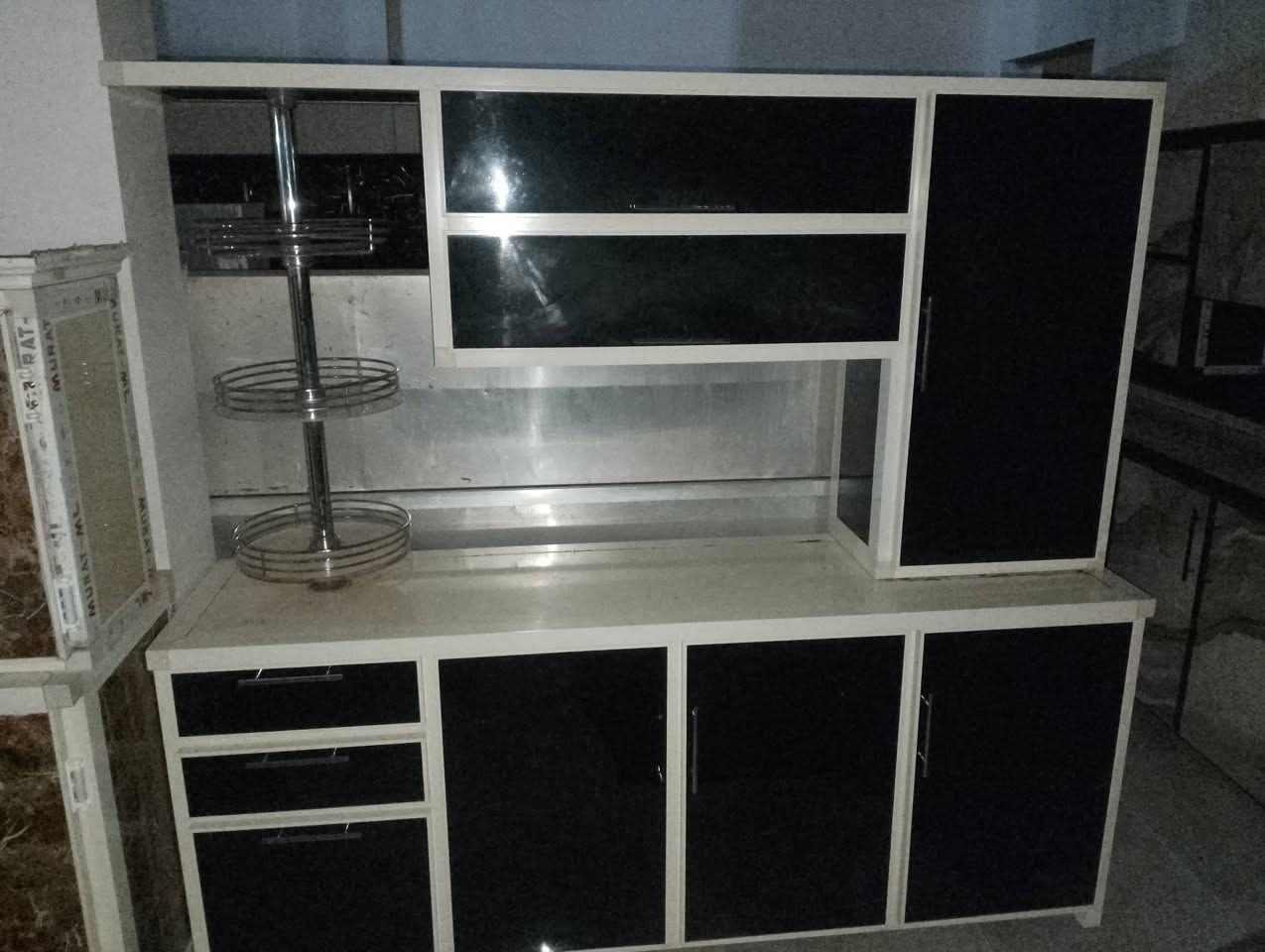 معرض السليمانية..وصول وجبه كاونترات مستخدم مترين.نظافه فول .تكريت الديوم شارع المستوصف.....مقابل الملعب
*********** واتس اب
