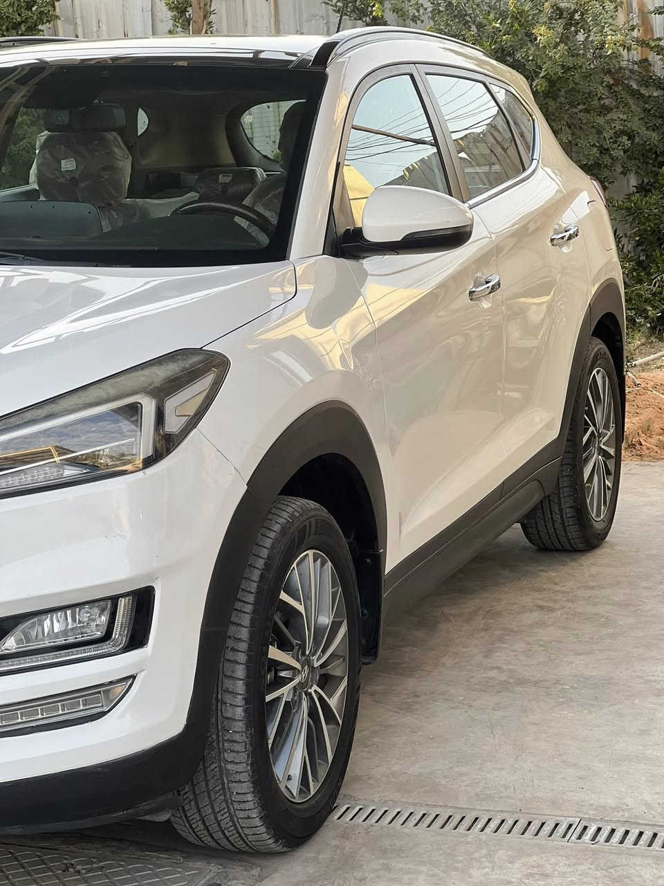 السلام عليكم
توسان 2020 

فوول مواصفات

خليجي بدون صبغ 

كير ومكينه مكفوله

ملاحضات داخل السونار 

بغداد 

$200

***********
